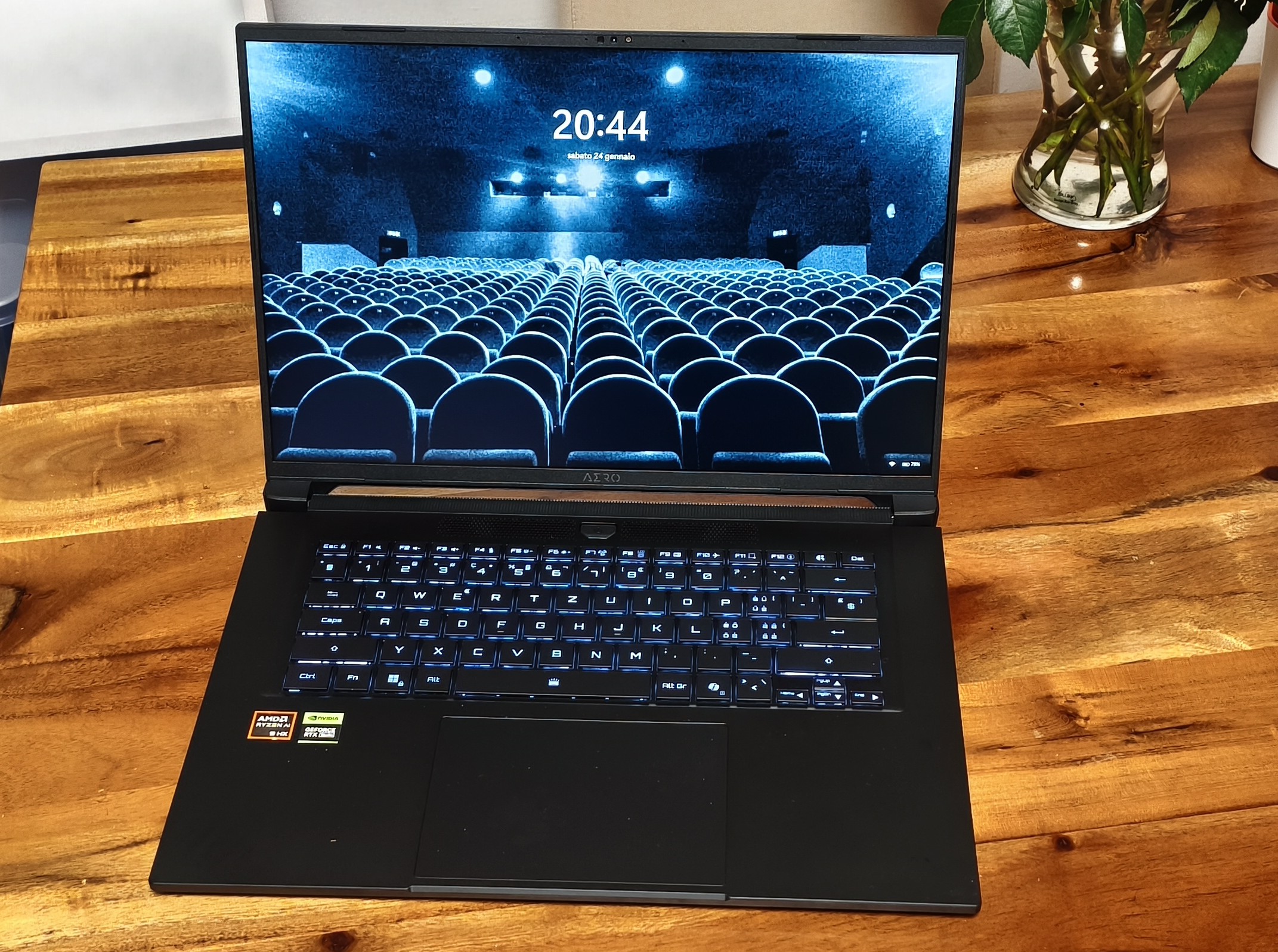 Gigabyte GiMATE AERO X16: un computer IA… per davvero!